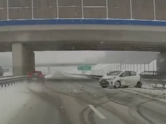Jeden jechał za szybko, a drugi za blisko. Kolizja na ośnieżonej S19