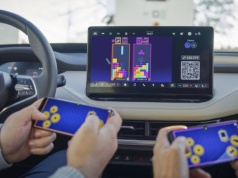 Skoda ostrzeże Cię przed policją i... pozwoli zagrać w Tetrisa. Rewolucyjna aktualizacja już jest!