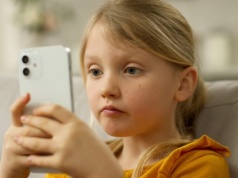 Restrykcje dotyczące smartfonów dla dzieci i nastolatków w UK