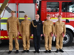 Ślubowanie nowych strażaków w Komendzie Miejskiej PSP w Lublinie. Czterech funkcjonariuszy rozpoczęło służbę