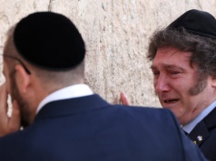 Żyd Milei wprowadza w Argentynie drakońskie kary za „antysemityzm”