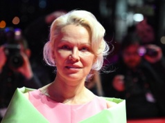 Pamela Anderson zachwyca na Berlinale. O tych kreacjach mówią wszyscy