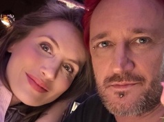 Michał Wiśniewski zażegnał kryzys w małżeństwie? Pokazał bukiet czerwonych róż