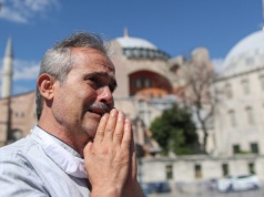 Parlament Europejski krytykuje Turcję za wydalanie chrześcijan