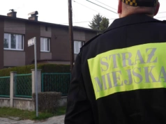 Straż Miejska chciała skontrolować piec mieszkańca. Odmówił, wsiadł do auta i odjechał