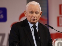 Kaczyński atakuje partię Brauna. „Tam są różne jaszczury”