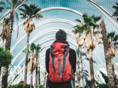 La Liga na żywo za 836 PLN 😲 Loty Ryanair, noc w hotel i bilet na Valencię CF