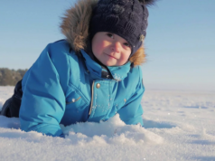 Jak ubierać dziecko w taką pogodę? Już nie chodzi nawet o "cebulkę"