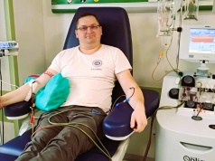 Policjant z Przeworska oddał szpik genetycznemu bliźniakowi. “To niewiele kosztuje, a może uratować życie”