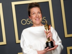 To ona odpowiada za Barbiecore. Teraz zachwyca kostiumami do „Wichrowych Wzgórz”