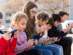 Internet nie dla dzieci? Większość Polaków chce nowych przepisów