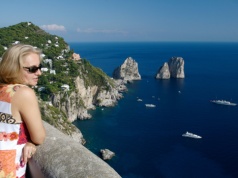 Mieszkańcy kolejnej wyspy mówią turystom basta i ograniczają ich ruch