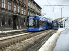 Czy w krakowskich tramwajach i autobusach jest za zimno? Miasto podaje normy i wyniki kontroli
