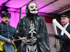 Na Rynku w Jedlińsku w ostatni dzień karnawału Śmierć straci głowę