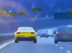 2500 zł mandatu dla kierowcy żółtego Mustanga. Zatrzymał go nieoznakowany radiowóz