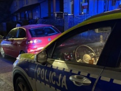 Desperacka ucieczka przed policją. Pijana 53-latka z dwoma zakazami zatrzymana