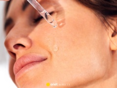 Polki zakochały się w tym serum nawilżającym! Jest naszpikowane kwasem hialuronowym. Hit