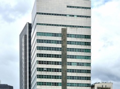 Kolejny znany warszawski wieżowiec do rozbiórki. Deweloper zdecydował