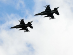 Tajemnicza eskadra F-16. Media: Piloci z USA i Holandii nad Kijowem