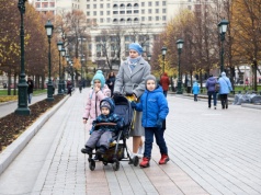 Zapytała, czy kochają swoje dzieci tak samo. "Ze starszym zostaję najmniej chętnie"