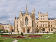 Pałac jak z bajki. To jedno z najczęściej odwiedzanych miejsc w Czechach