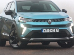 Renault Symbioz z nowym napędem hybrydowym mało pali, ale nie jest idealne