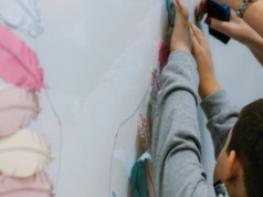 Sztuka wchodzi na oddział dziecięcy. W szpitalu w Nowym Sączu otworzą wystawę „Skrzydła nadziei”