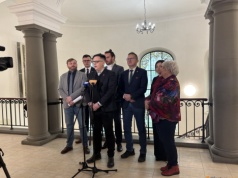 "Porodówka to nie luksus". Radni wojewódzcy z ramienia PiS krytykują zarządzanie środkami publicznymi