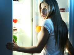 Jedzenie o tej porze szkodzi sercu. Naukowcy wskazują konkretną godzinę