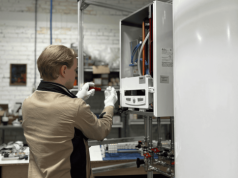 Tyle zarabia palacz w kotłowni. Takie wynagrodzenie "na rękę", stawka daje do myślenia