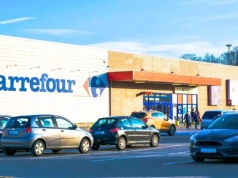 Gigant pod ścianą na naszym rynku. Czy Carrefour w Polsce sprzeda ponad 700 sklepów?