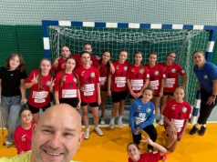 Otwarte zajęcia piłki ręcznej podczas ferii