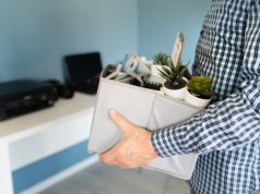 Programy dobrowolnych odejść w nowej odsłonie. Częściej kameralne niż masowe