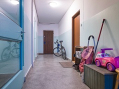 Uciążliwy problem na klatkach schodowych. Mandaty idą w tysiące złotych