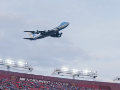 Trump przemalowuje Air Force One na złoto i czerwień