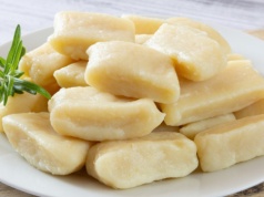 Postne, ale pełne smaku. Kopytka z prostym dodatkiem - jak z włoskiej trattorii