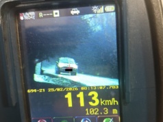 Bobrowniki: 45-latek stracił prawo jazdy za rażące przekroczenie prędkości