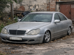 Cud techniki czy zmora użytkowników? Przez to zawieszenie wiele Mercedesów „wrosło” w ziemię.