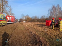 Czarny poranek w Łódzkiem. Zginęła kobieta, nie miała zapiętych pasów