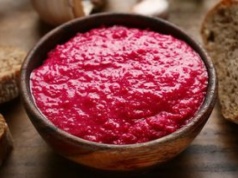 Dodaję do ćwikły zamiast chrzanu. Jest ostra, ale smakuje ciekawiej