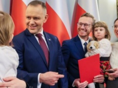 Prezydent Nawrocki nadał tytuł profesora dwóm krakowskim lekarzom