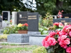 W marcu znacznie podrożeją opłaty za groby we Wrocławiu