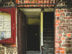 Jak dziś wyglądają wnętrza Bramy Chojnowskiej w Legnicy? (FOTO)