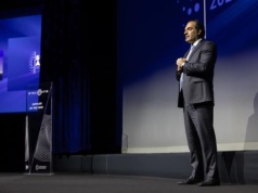 Ile szef Stellantis, Antonio Filosa, zarobił w 2025 roku?