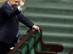 Polska deportuje ludzi do Afganistanu, któremu w nocy rząd Pakistanu wypowiedział otwartą wojnę