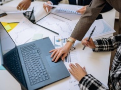 Jak zwiększyć marżę w 2026? Analityka czasu pracy w TimeCamp