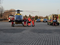 Strażacy z JRG Sieradz zabezpieczali polowe lądowisko dla załogi LPR