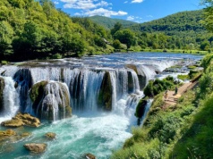 Najmłodszy park narodowy w regionie. Turkusowa rzeka i wodospady. Chorwacja wymięka