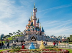 Paryż i Disneyland w wakacje 🗼❤️ Loty + 4* hotel blisko parku za 1009 PLN ✨🏰 Bilet wstępu od 354 PLN 🐭🎠