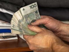 Masz 100 zł? Tyle wystarczy, by zacząć. W lutym państwo płaci więcej, niż myślisz